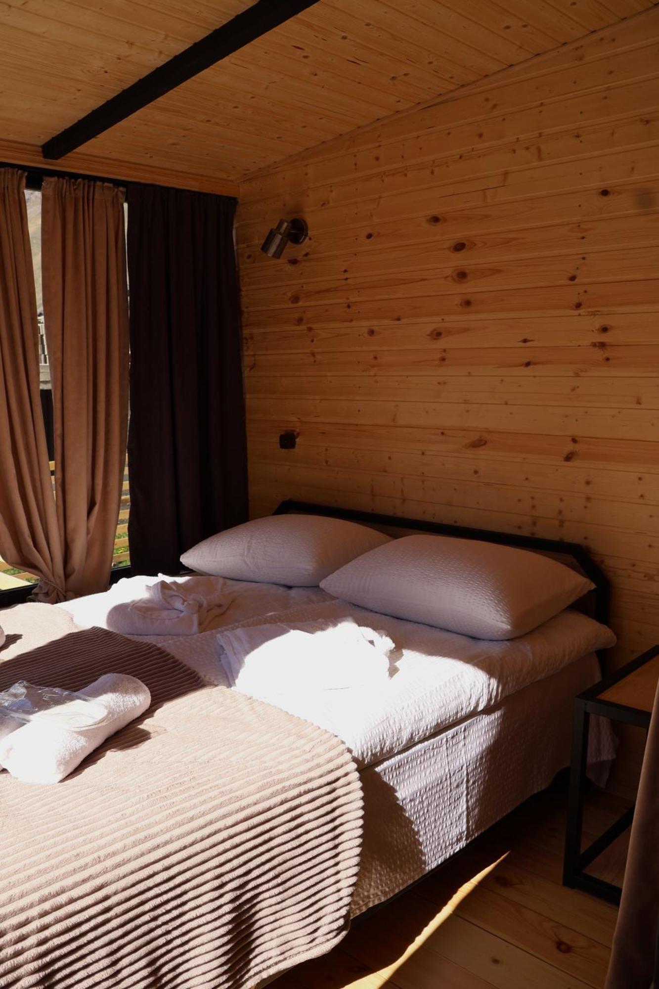 Outdoor Cottages Kazbegi Rom bilde